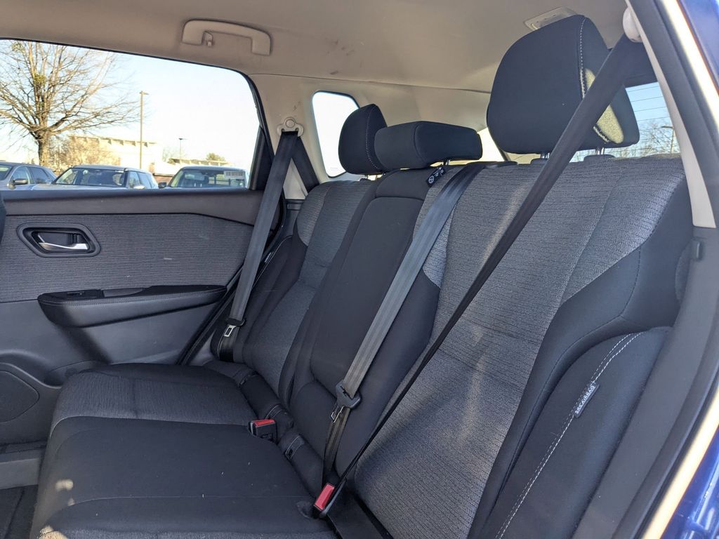 Thumbnail: 2023 Nissan Rogue - 25