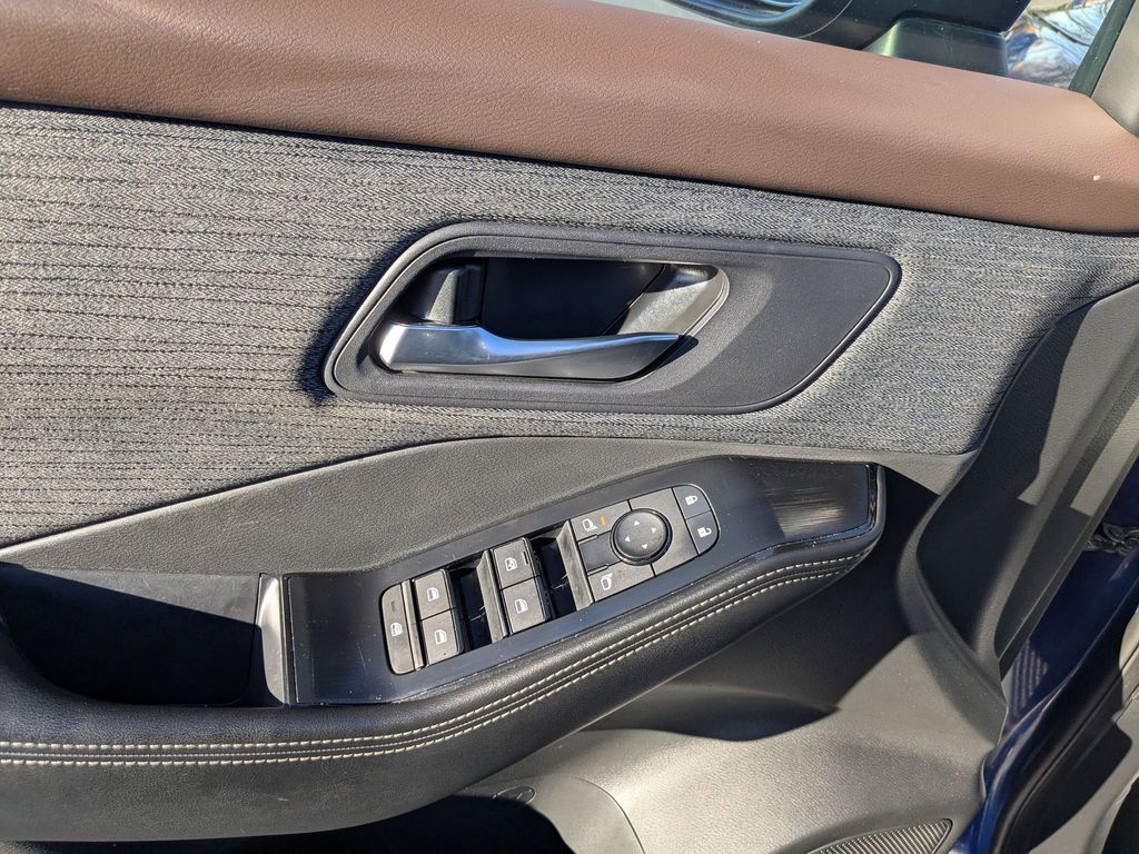 Thumbnail: 2023 Nissan Rogue - 13