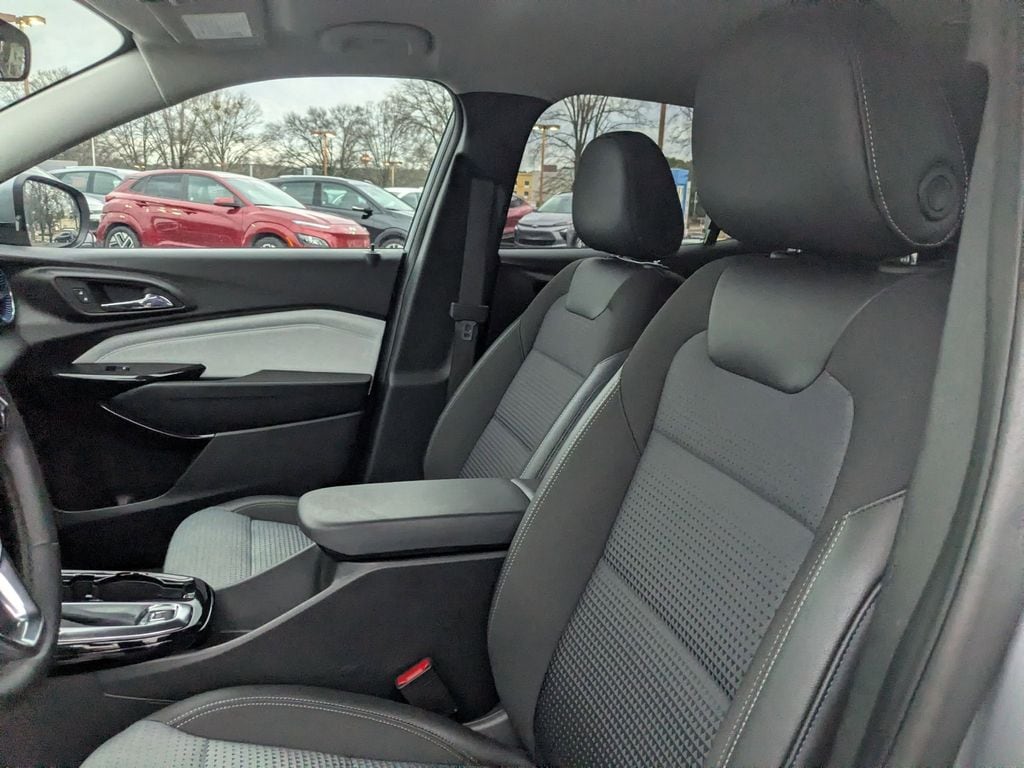 Thumbnail: 2025 Chevrolet Trax - 15