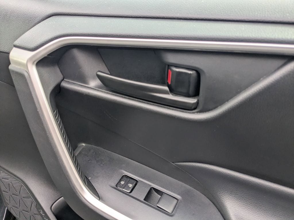 Thumbnail: 2023 Toyota RAV4 - 33