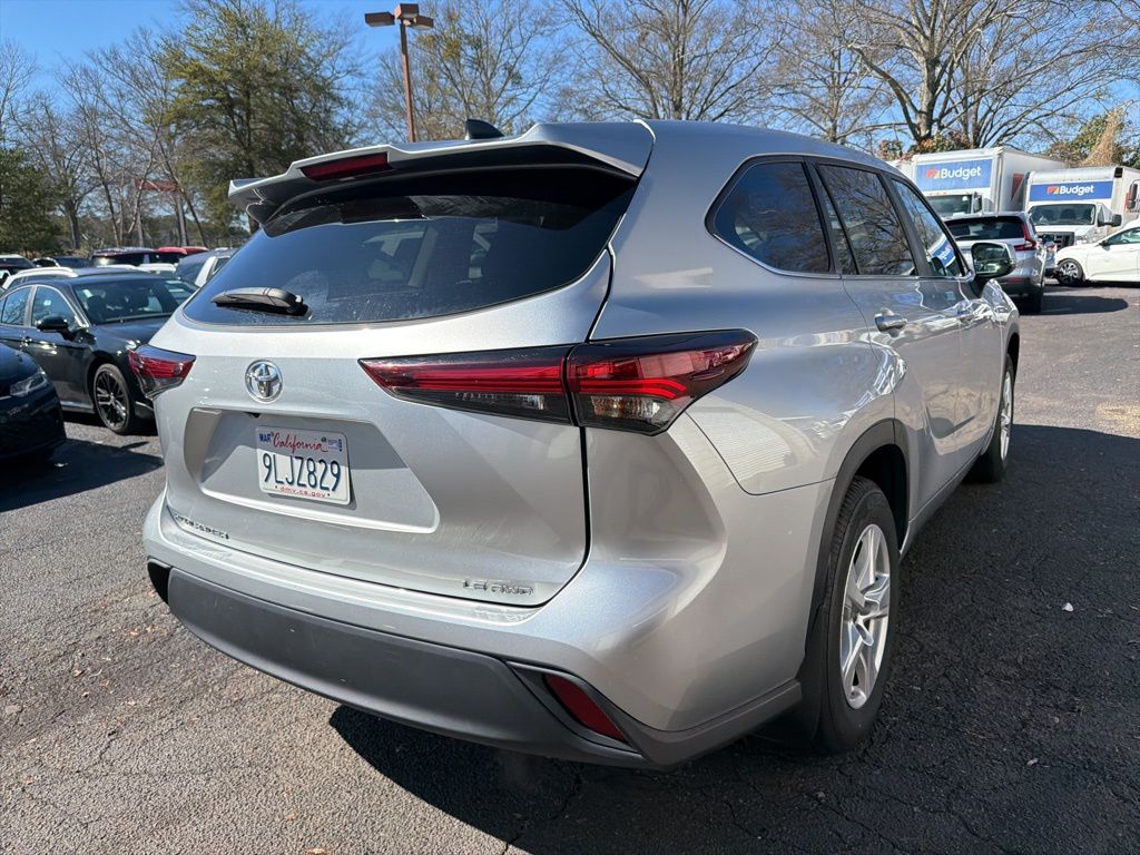 Thumbnail: 2024 Toyota Highlander - 5