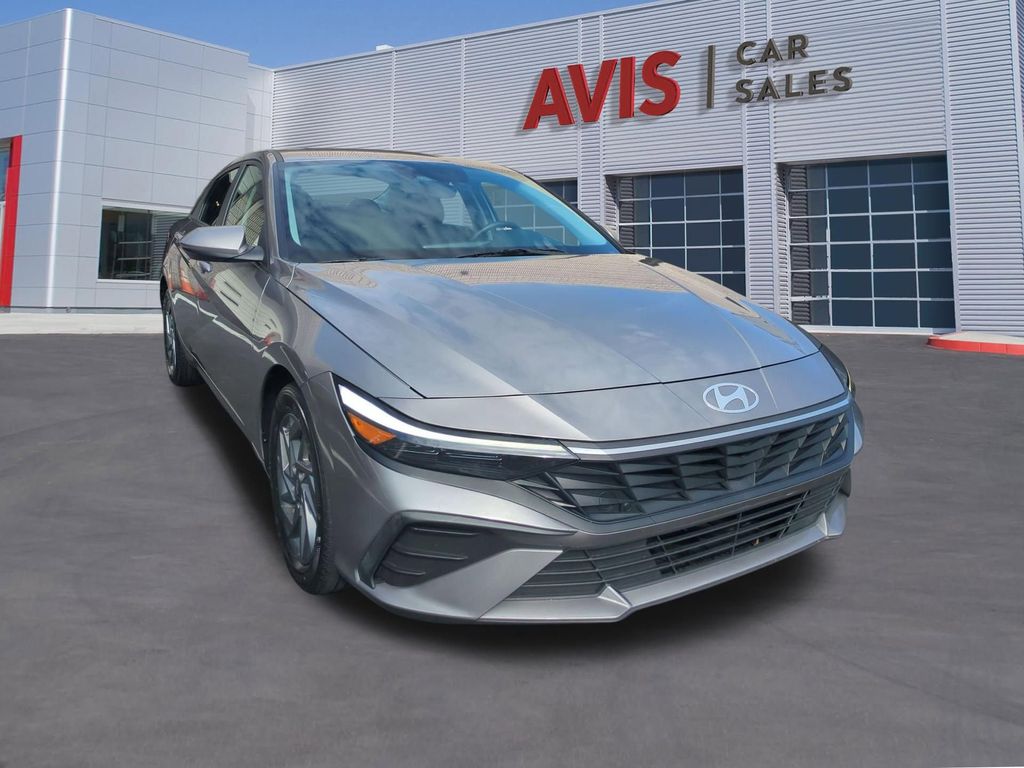 Thumbnail: 2024 Hyundai Elantra - 3