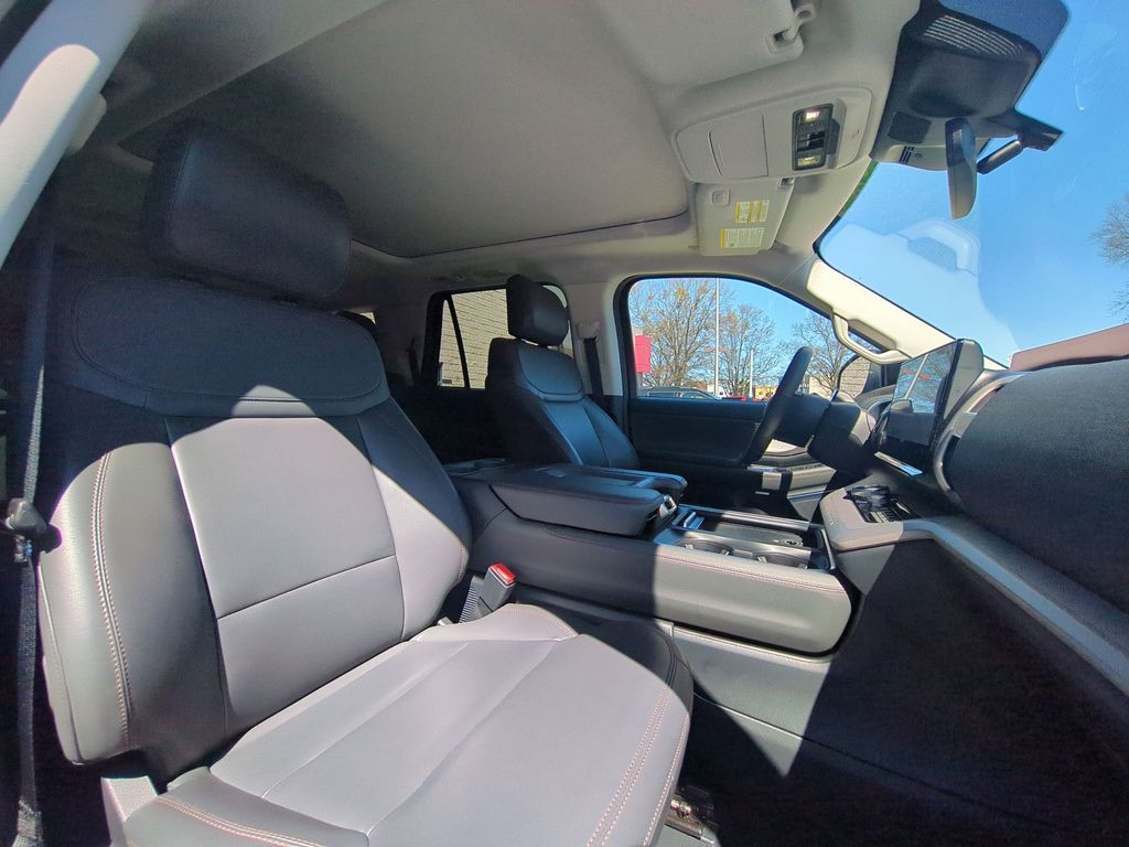 Thumbnail: 2025 Ford Expedition - 32