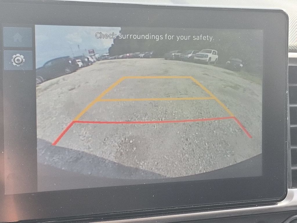 2025 Hyundai Venue SEL - Photo 17