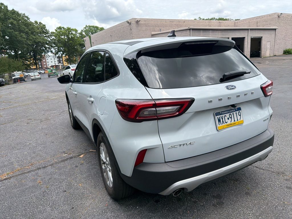 Thumbnail: 2025 Ford Escape - 9