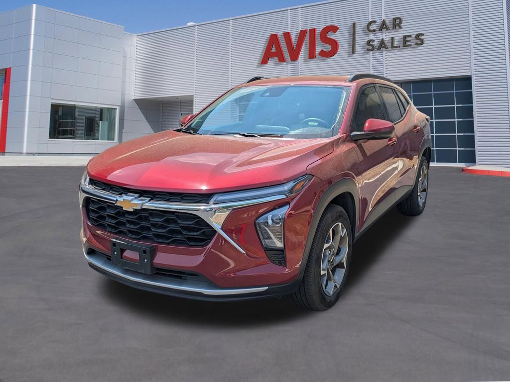 2025 Chevrolet Trax LT's photo