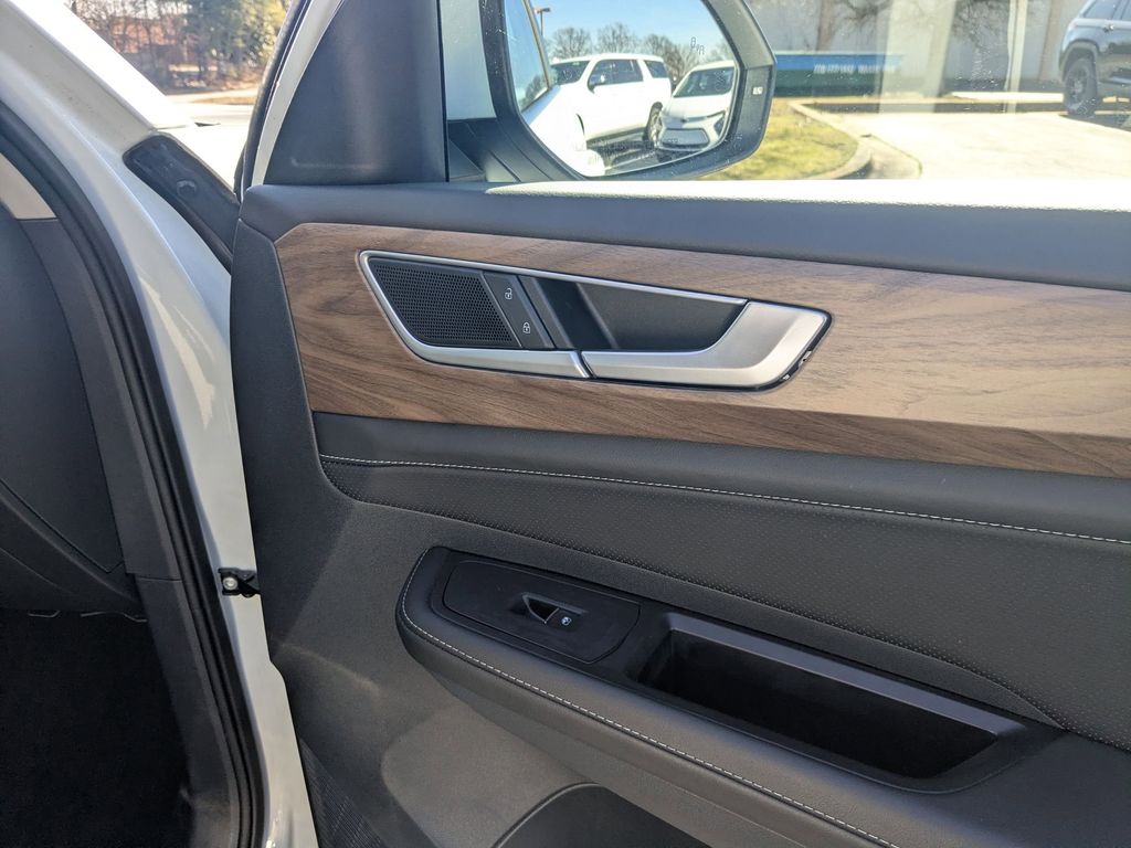 Thumbnail: 2025 Volkswagen Atlas - 33