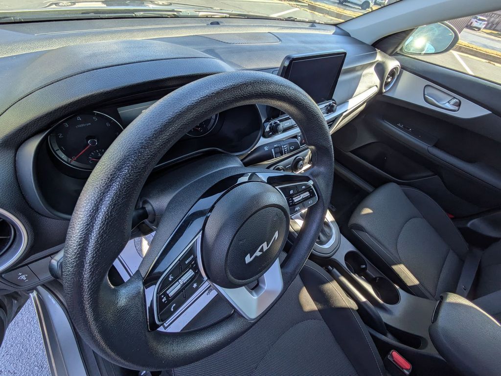 Thumbnail: 2024 Kia Forte - 14