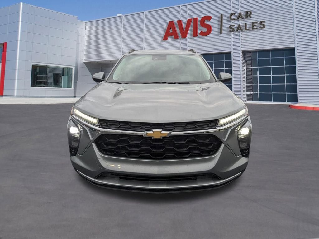 Thumbnail: 2025 Chevrolet Trax - 2