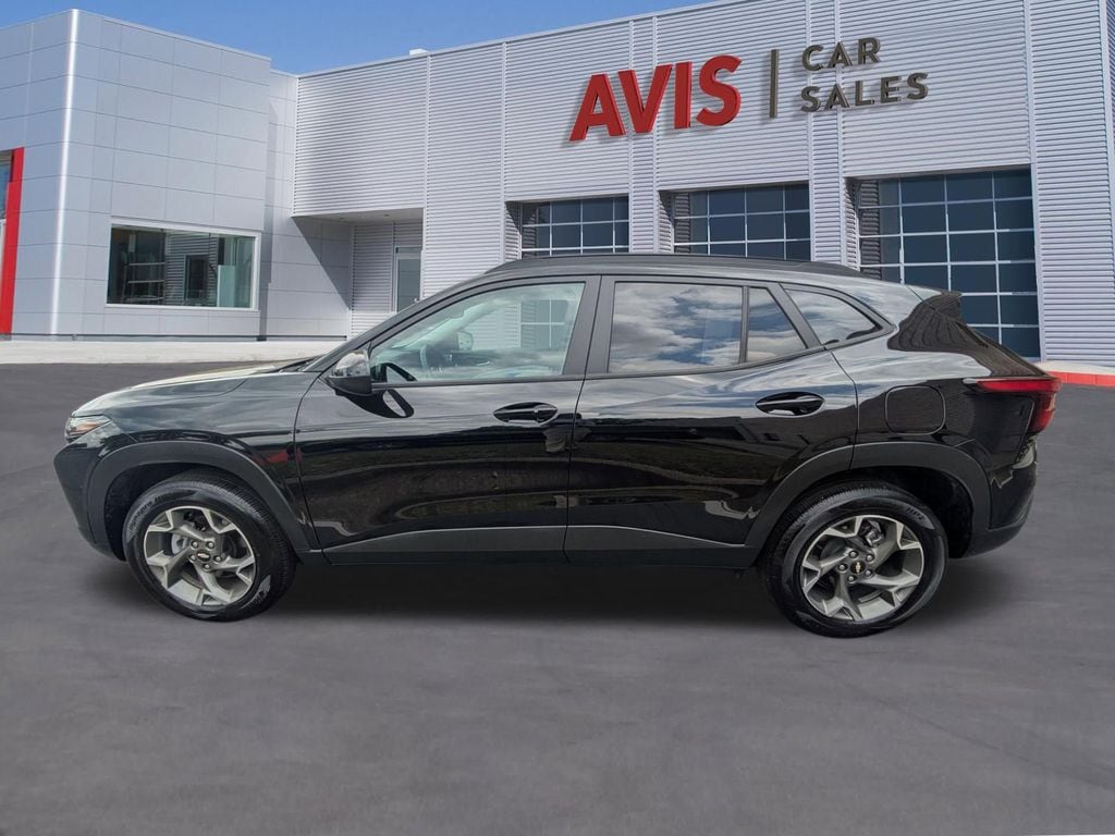 Thumbnail: 2025 Chevrolet Trax - 9