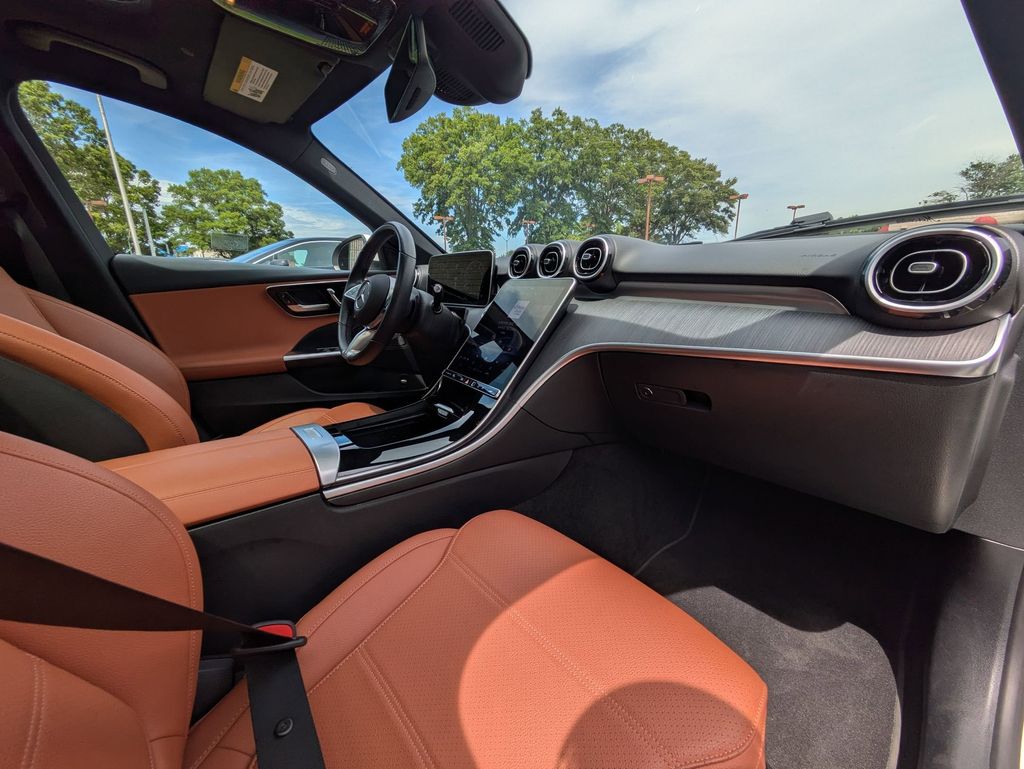 Thumbnail: 2025 Mercedes-Benz C-Class - 31