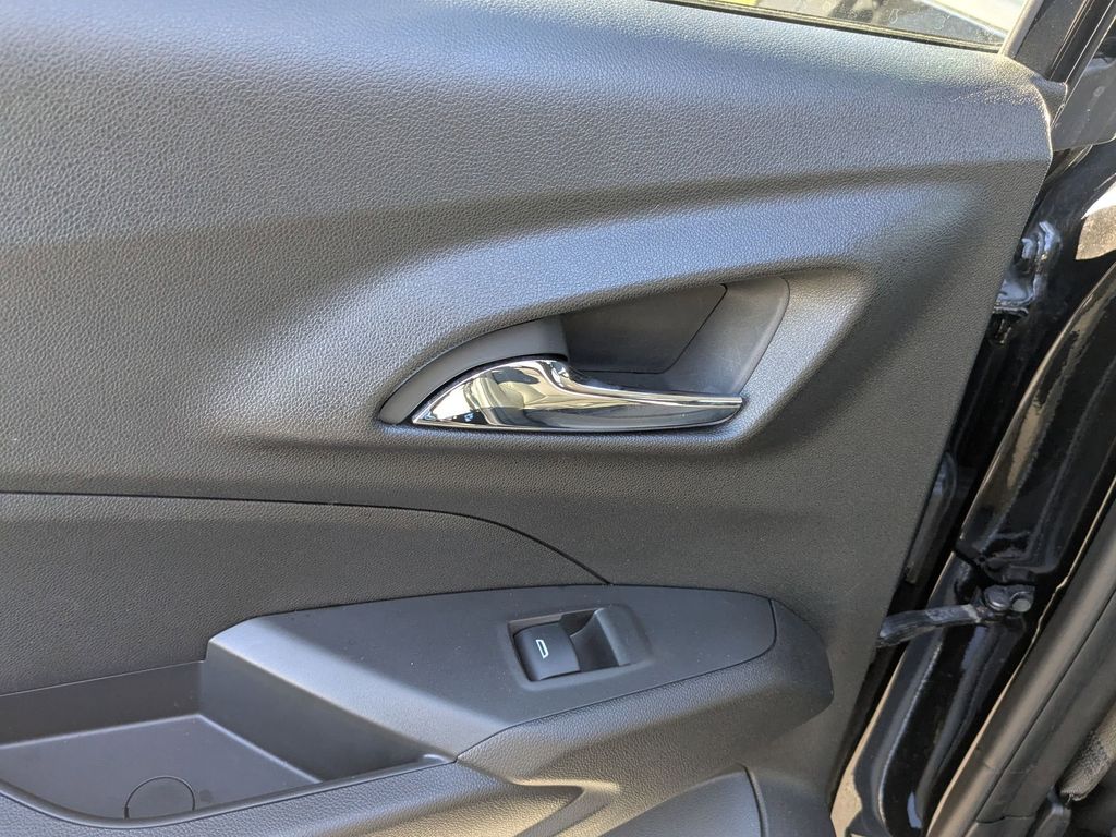 Thumbnail: 2024 Chevrolet Trax - 27