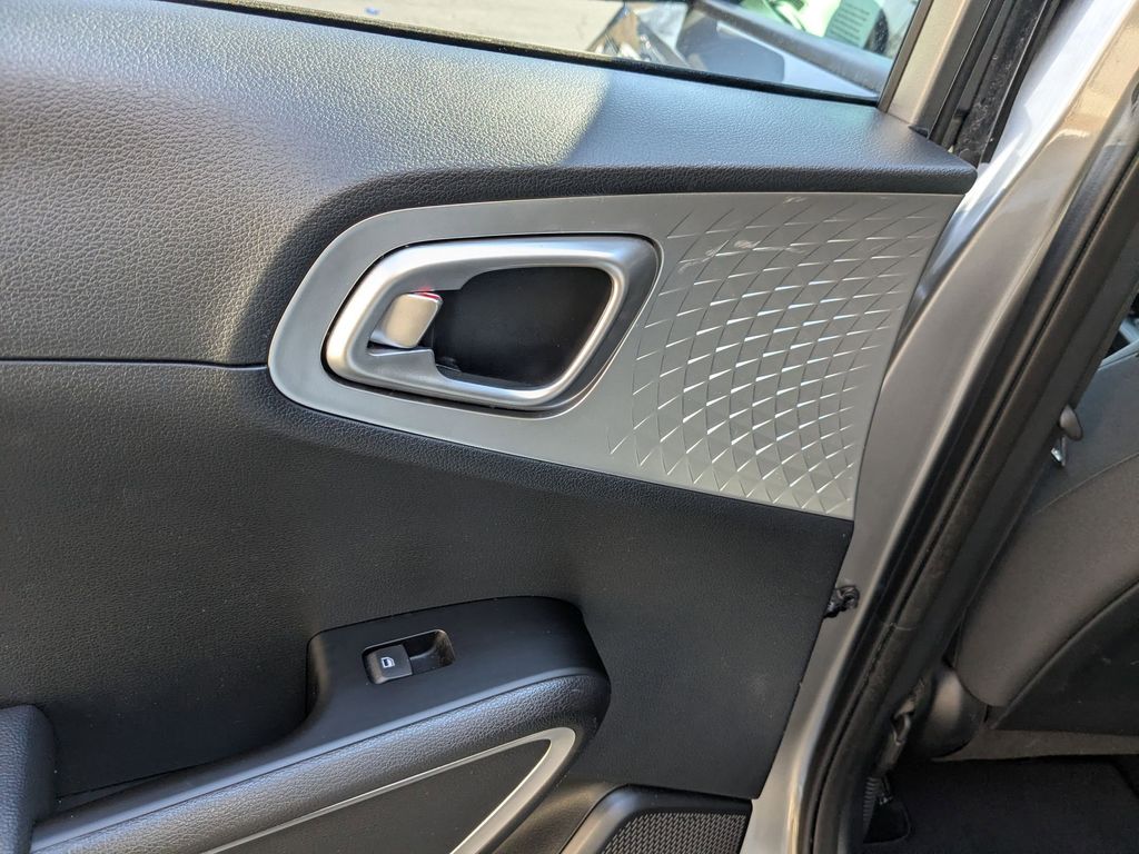 Thumbnail: 2024 Kia Soul - 27