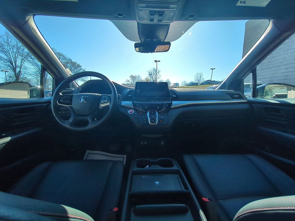 Thumbnail: 2025 Honda Odyssey - 25