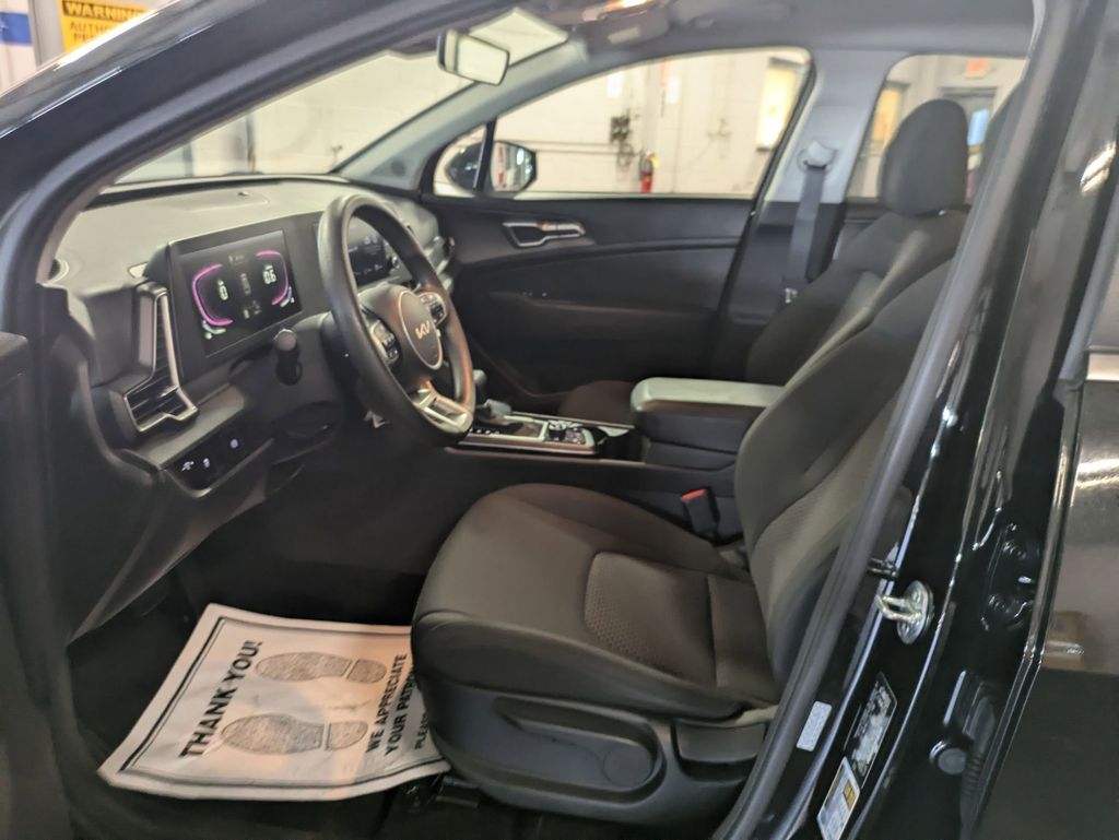 Thumbnail: 2024 Kia Sportage - 23