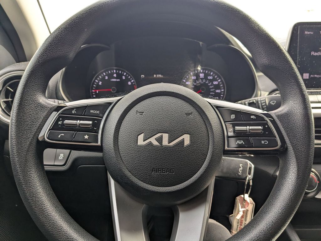 Thumbnail: 2024 Kia Forte - 14