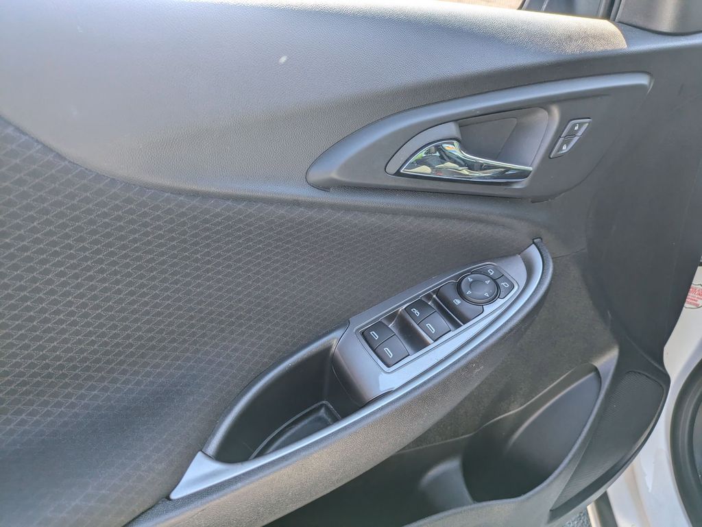 Thumbnail: 2024 Chevrolet Malibu - 13