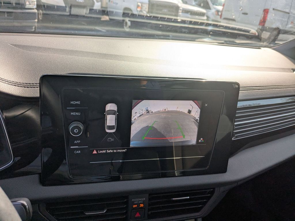 Thumbnail: 2025 Volkswagen Jetta - 17