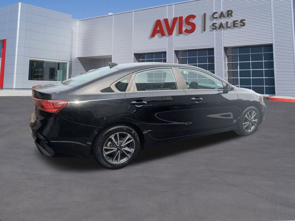 Thumbnail: 2024 Kia Forte - 5