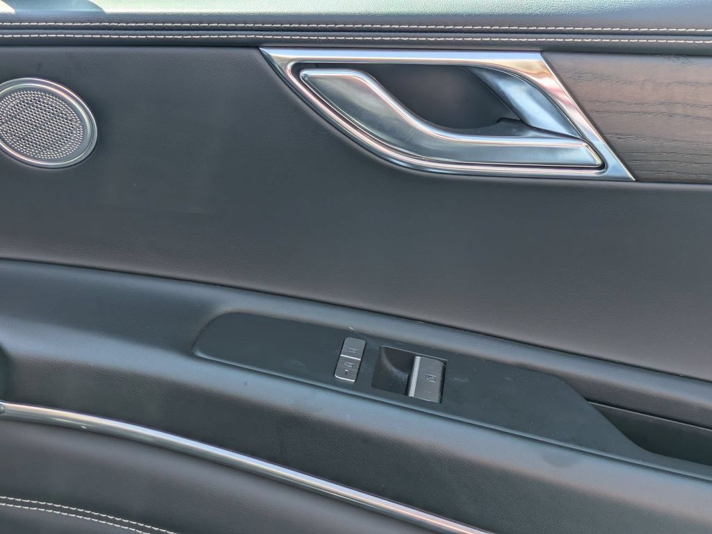 Thumbnail: 2024 Genesis GV80 - 33