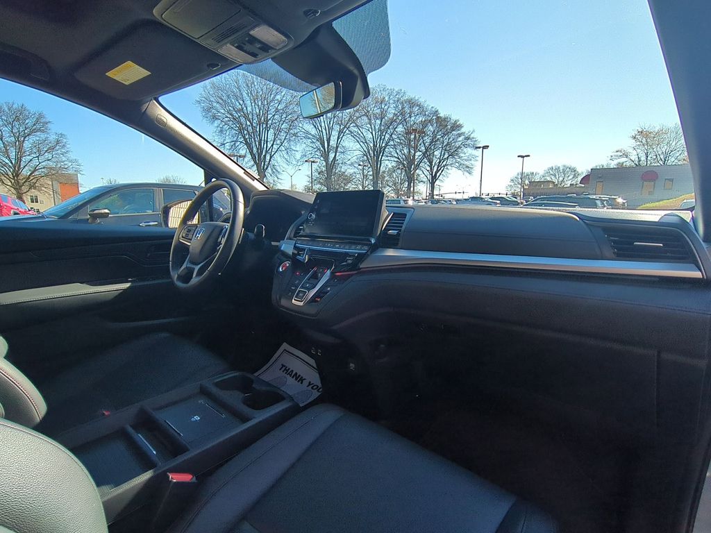 Thumbnail: 2025 Honda Odyssey - 32