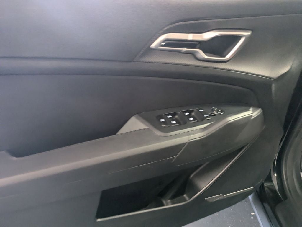 Thumbnail: 2024 Kia Sportage - 11