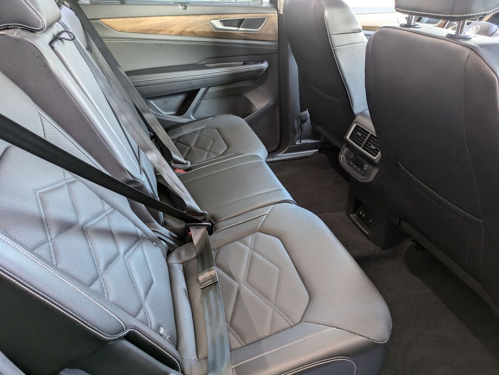 Thumbnail: 2025 Volkswagen Atlas - 30