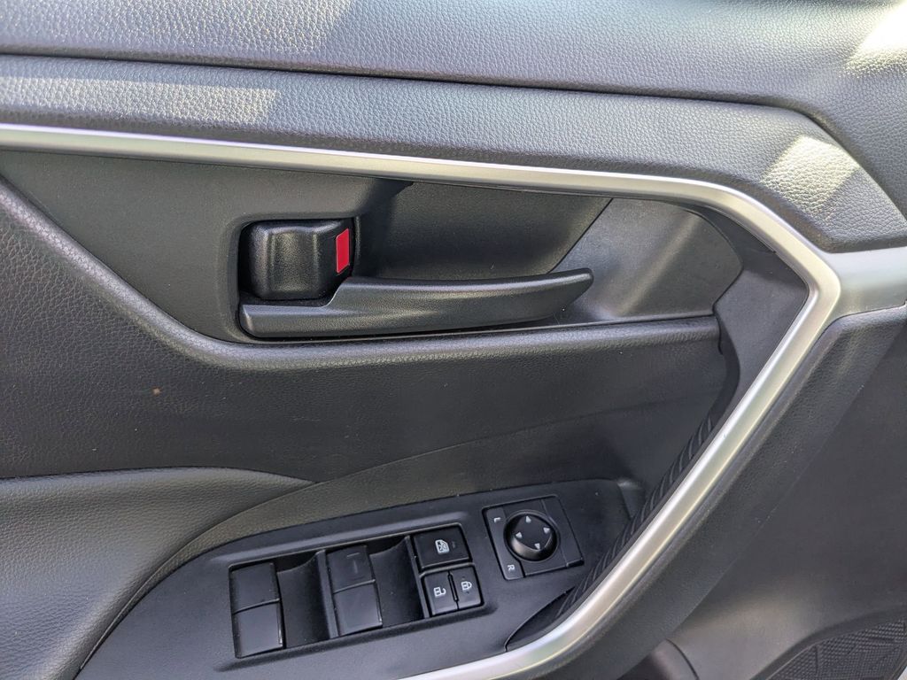 Thumbnail: 2024 Toyota RAV4 - 22