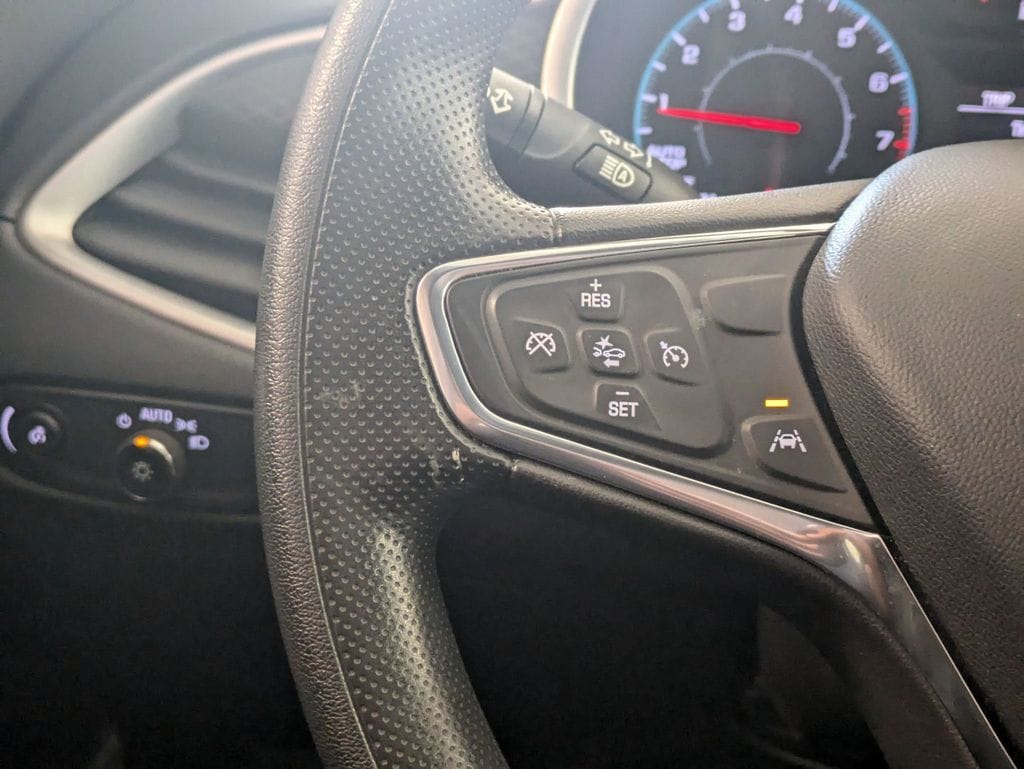 Thumbnail: 2023 Chevrolet Malibu - 20