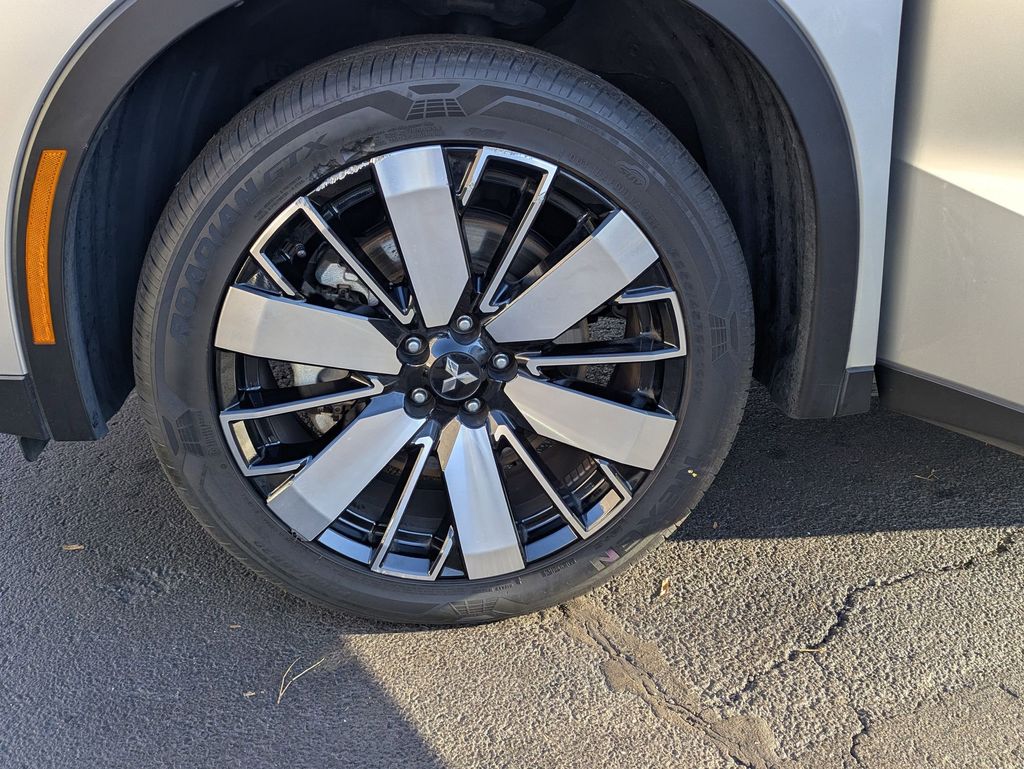 Thumbnail: 2025 Mitsubishi Outlander - 31