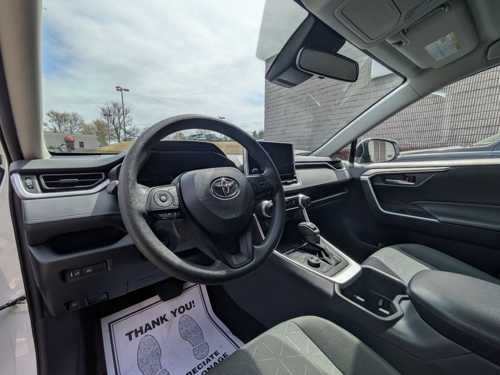 Thumbnail: 2025 Toyota RAV4 - 15