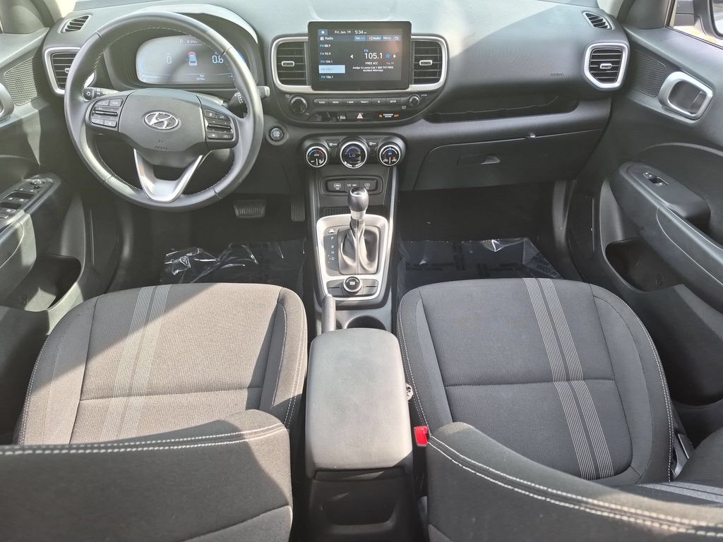 2025 Hyundai Venue SEL - Photo 25