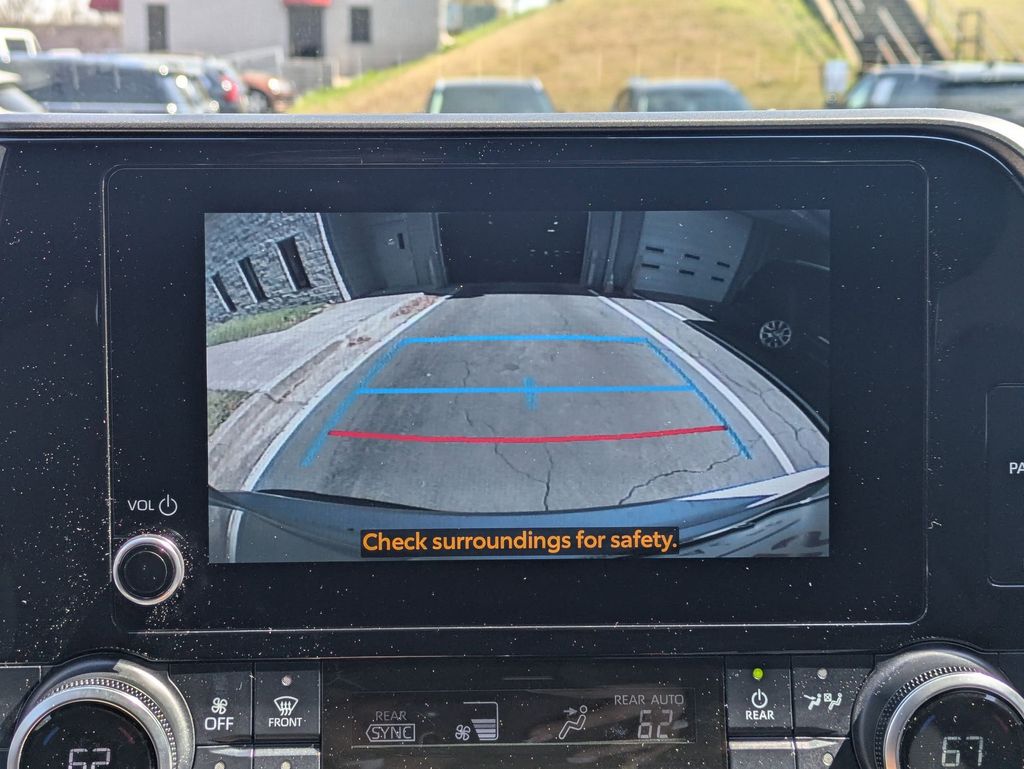 Thumbnail: 2024 Toyota Highlander - 19