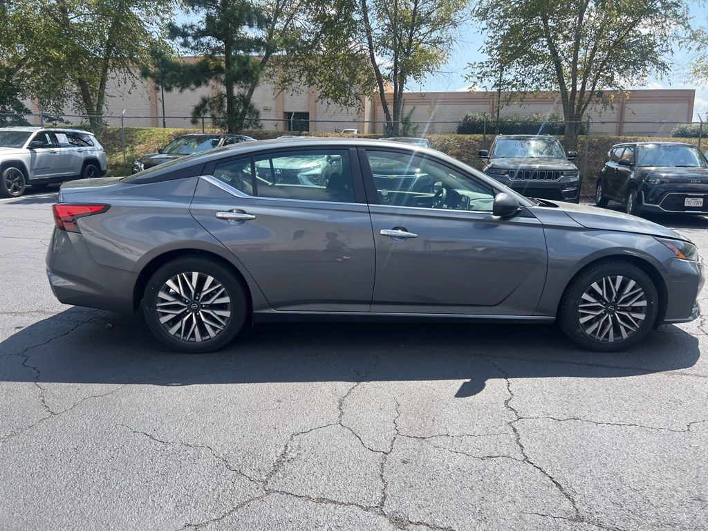 Thumbnail: 2024 Nissan Altima - 7