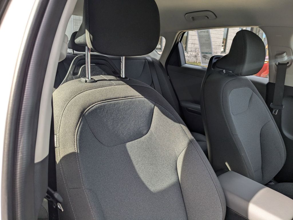 Thumbnail: 2025 Kia K4 - 26