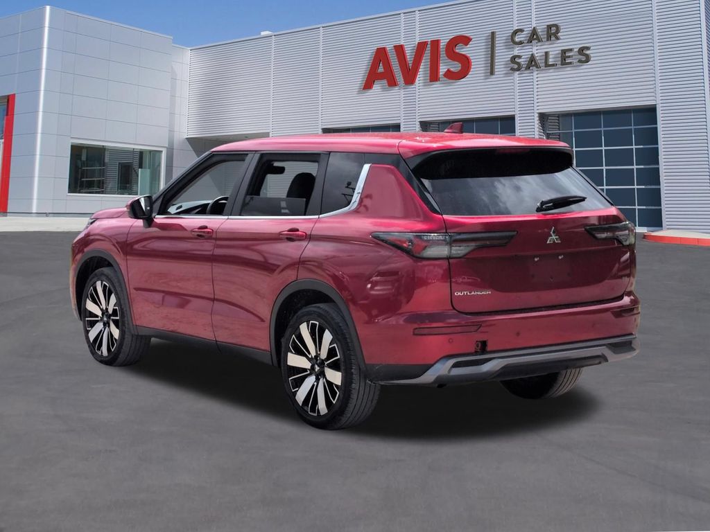Thumbnail: 2025 Mitsubishi Outlander - 9