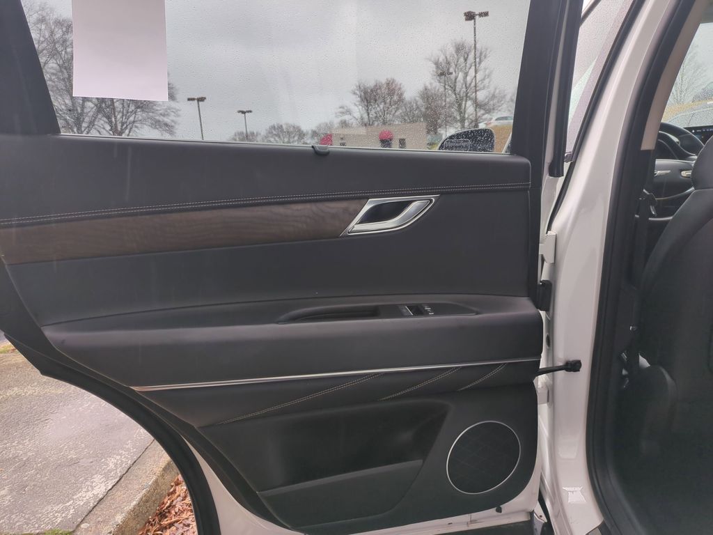 Thumbnail: 2024 Genesis GV80 - 27