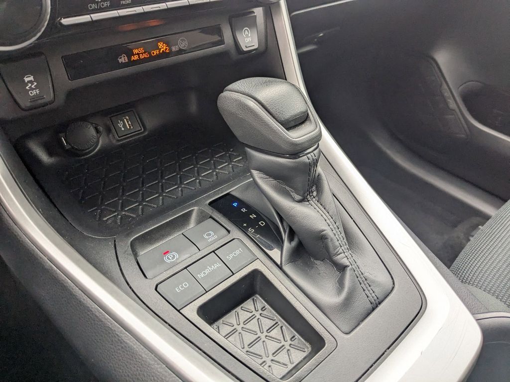 Thumbnail: 2025 Toyota RAV4 - 19