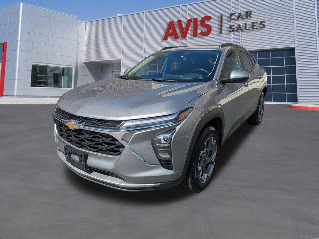2025 Chevrolet Trax LT's photo
