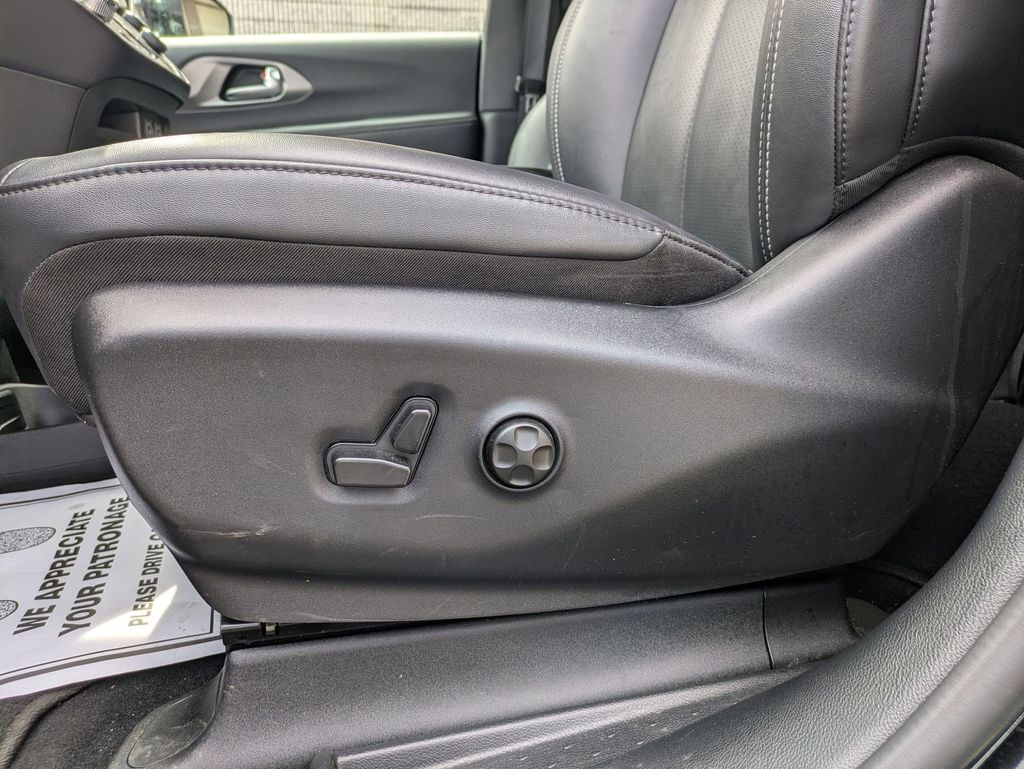 Thumbnail: 2025 Chrysler Pacifica - 14