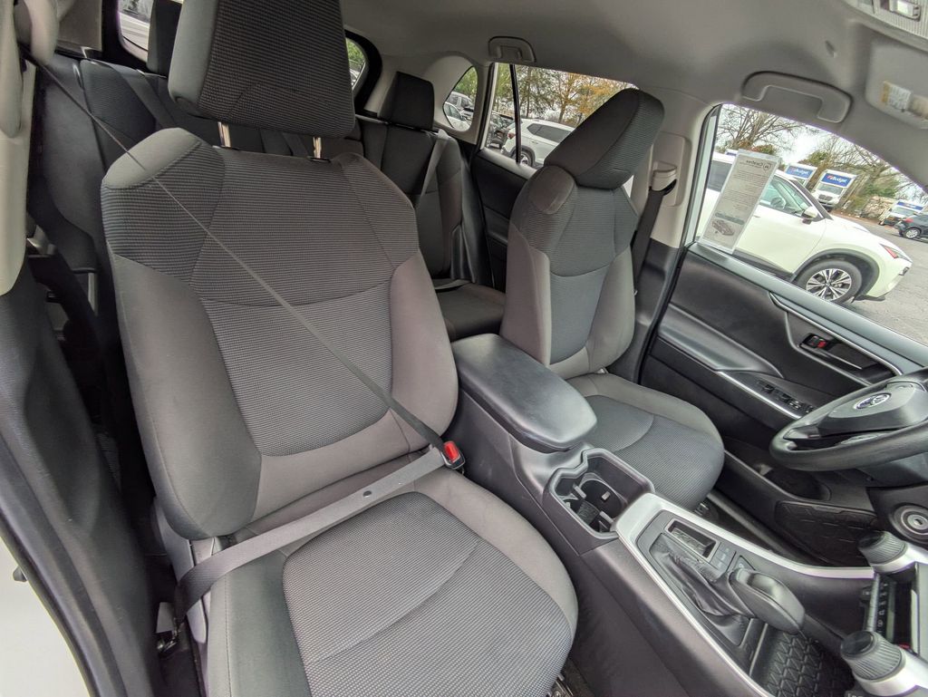 Thumbnail: 2024 Toyota RAV4 - 29