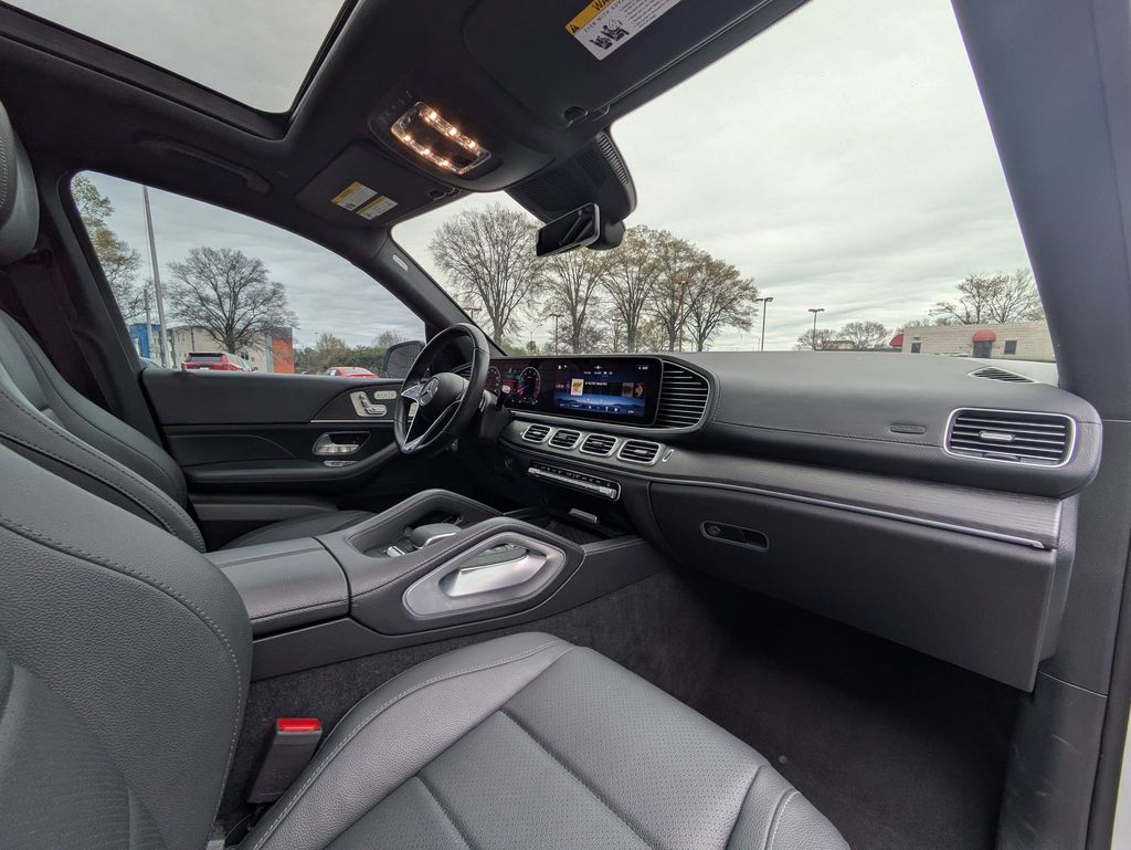 Thumbnail: 2025 Mercedes-Benz GLS - 33