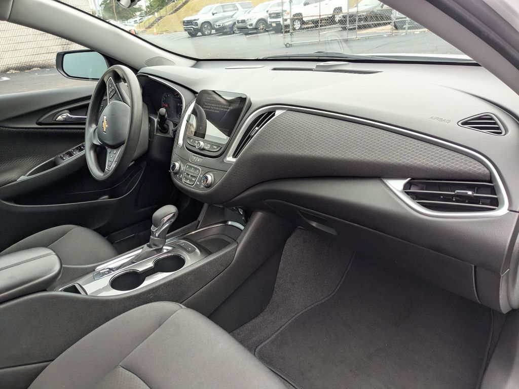 Thumbnail: 2024 Chevrolet Malibu - 33