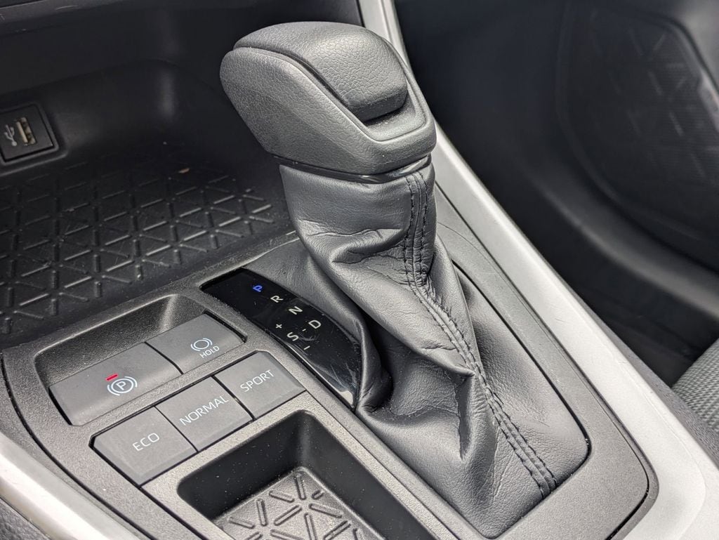 Thumbnail: 2025 Toyota RAV4 - 16