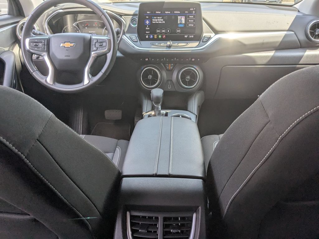 Thumbnail: 2025 Chevrolet Blazer - 25