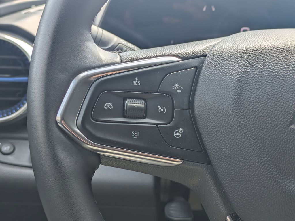 Thumbnail: 2025 Chevrolet Trax - 22