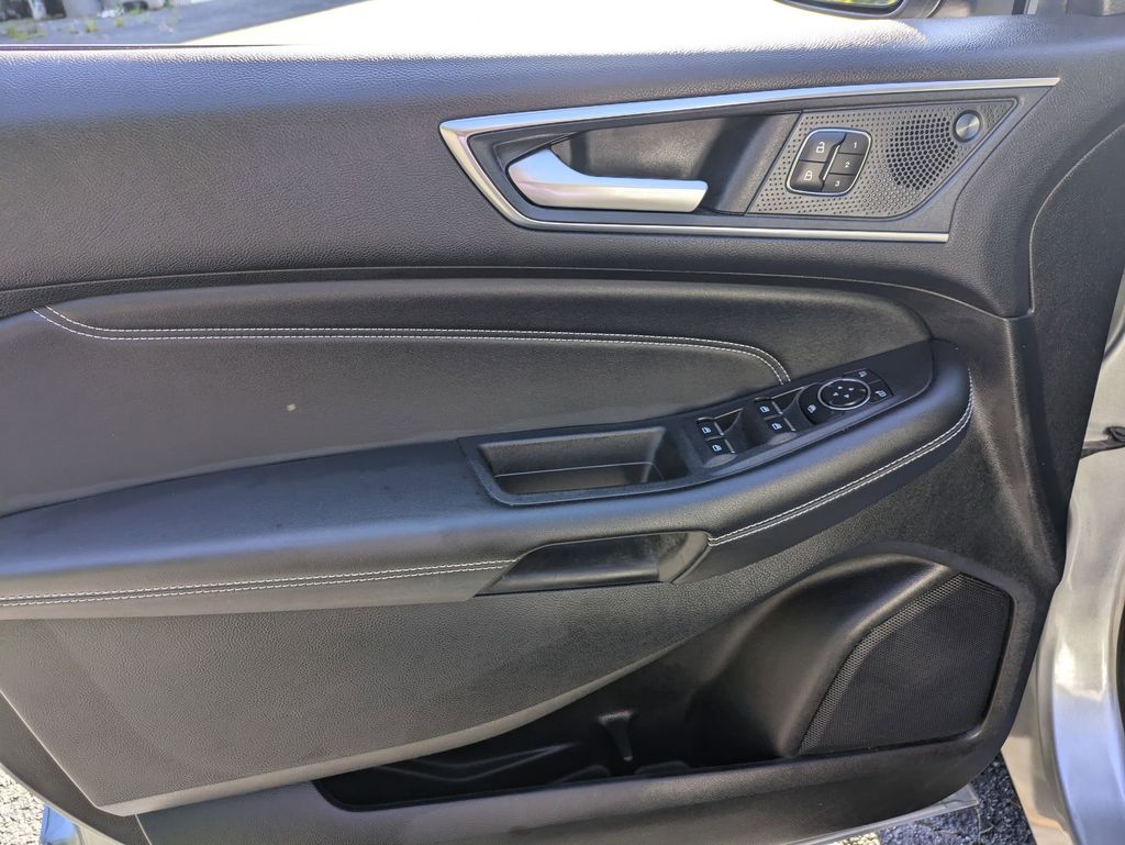 2024 Ford Edge Titanium 11