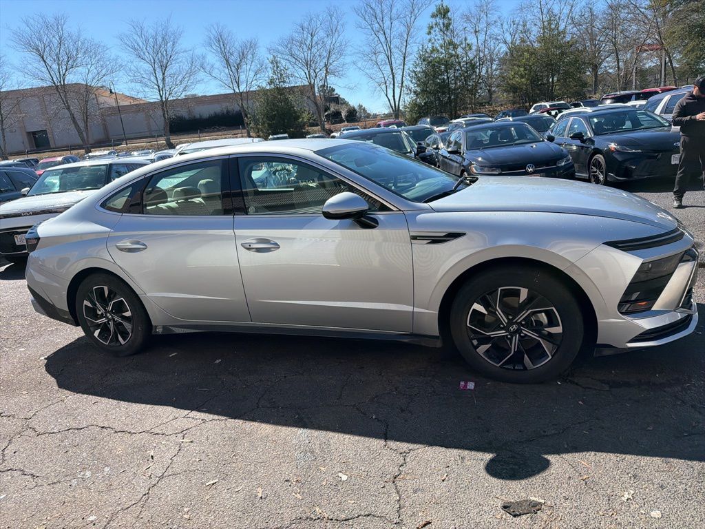 Thumbnail: 2025 Hyundai Sonata - 4