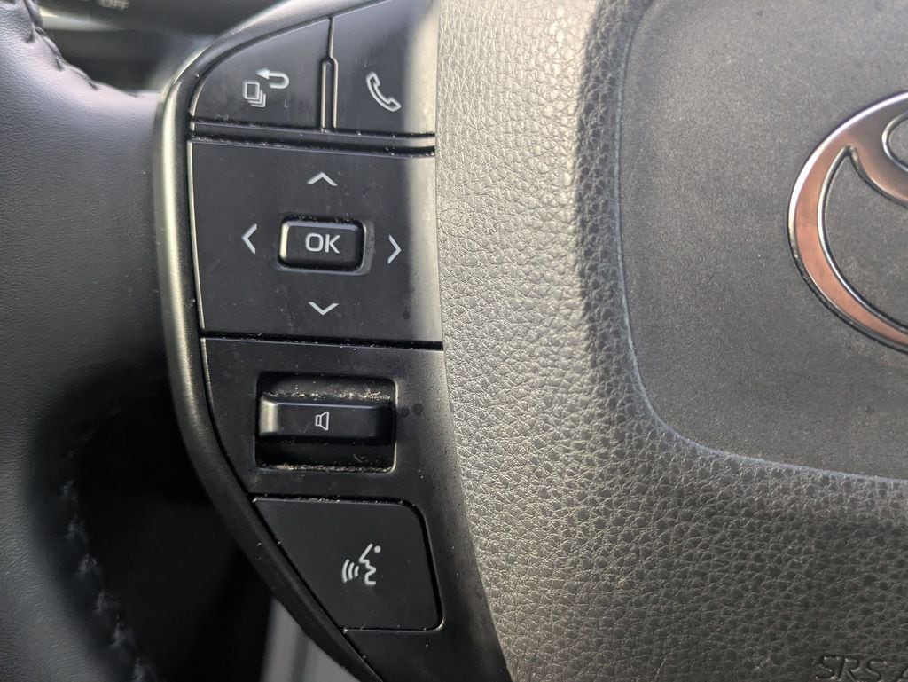 Thumbnail: 2024 Toyota Prius - 17