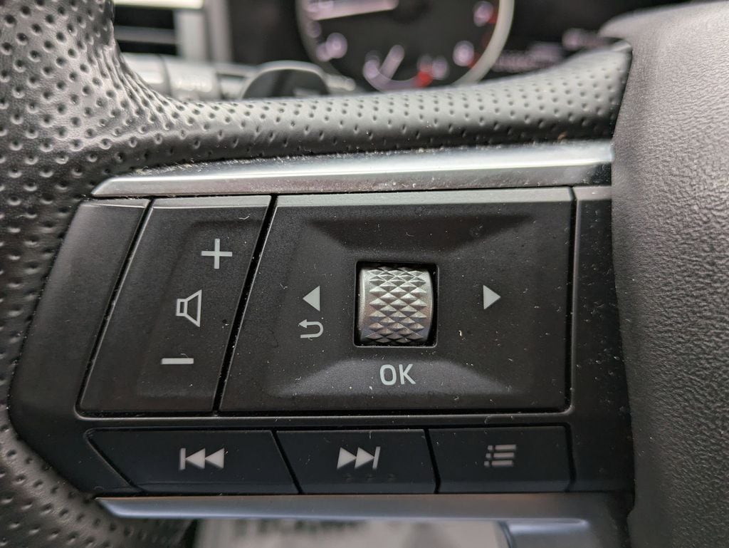 Thumbnail: 2024 Mitsubishi Outlander - 17